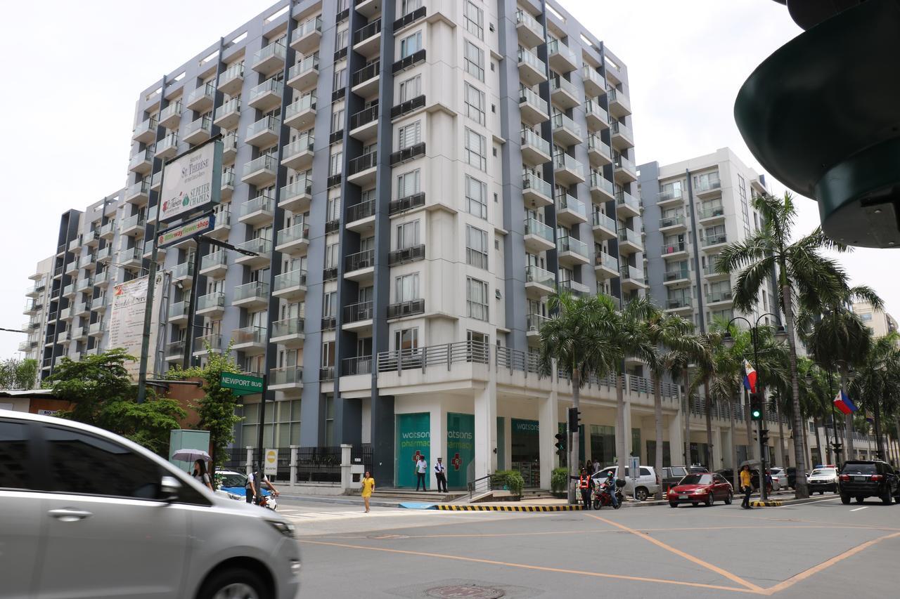 One Palm Tree Villas Manila Luaran gambar