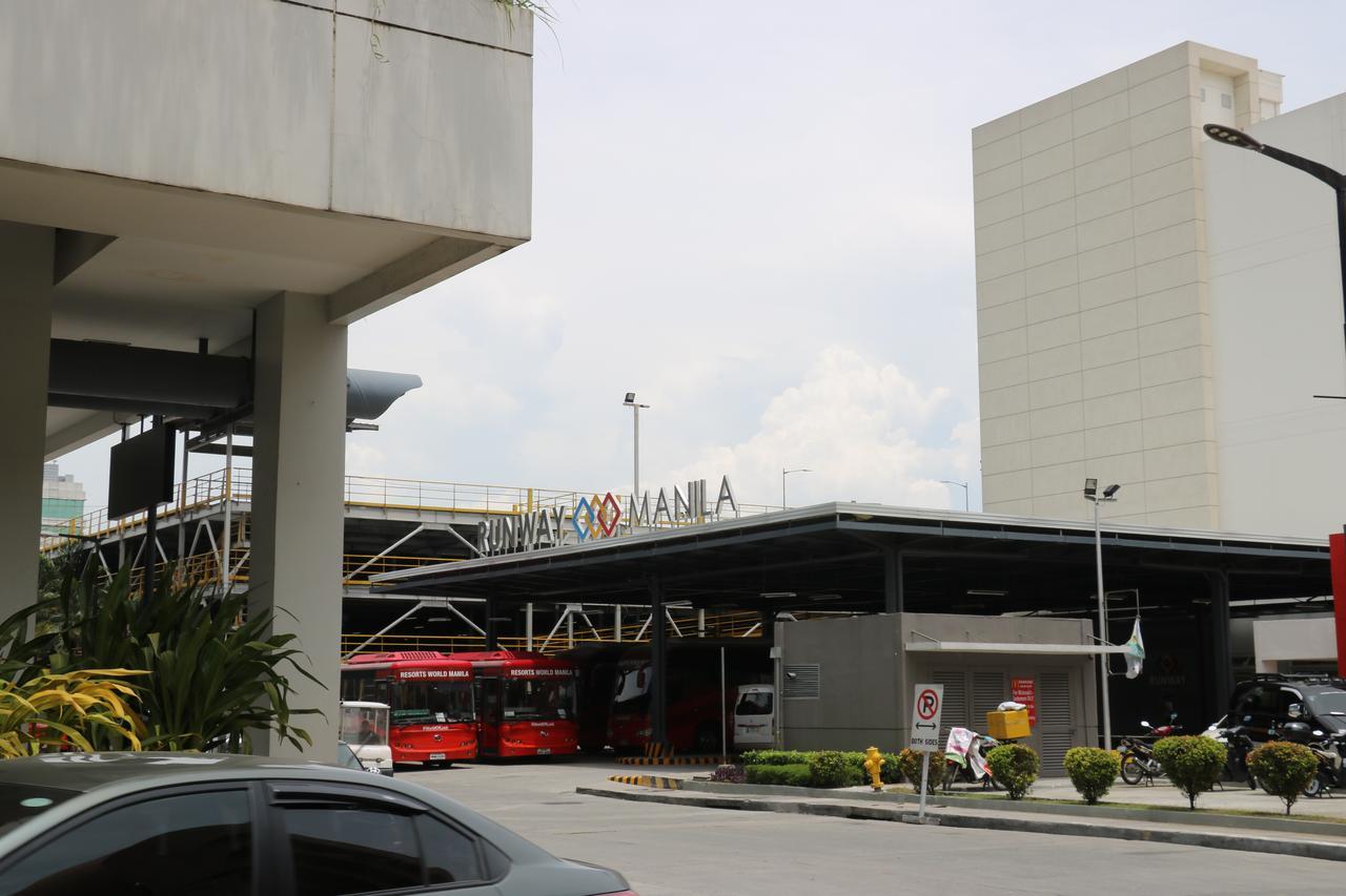 One Palm Tree Villas Manila Luaran gambar