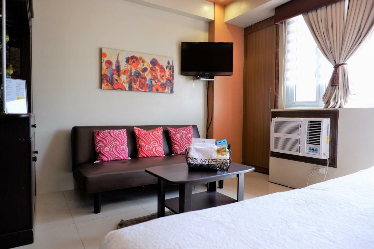 One Palm Tree Villas Manila Luaran gambar